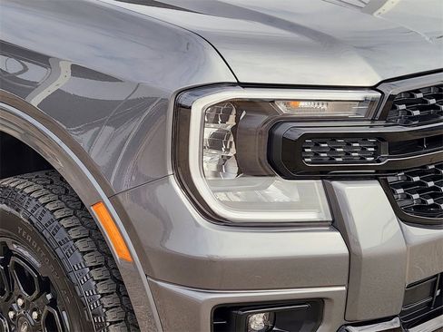 Used 2025 Ford Ranger XLT w/ Black Appearance Package image 8