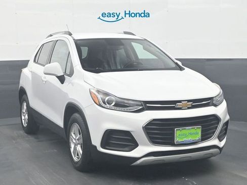 Used 2021 Chevrolet Trax LT image 2