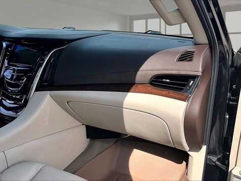 Used 2017 Cadillac Escalade Premium Luxury w/ LPO, Radiant Package image 25