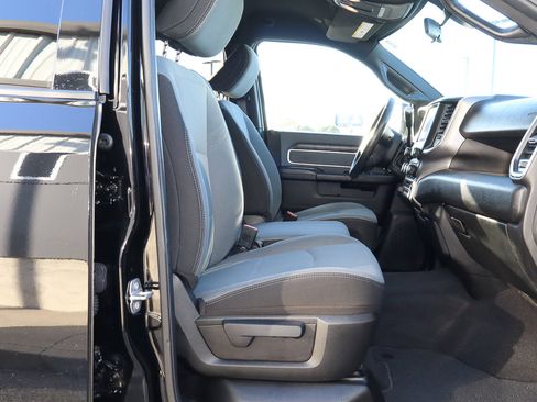 Used 2022 RAM 2500 Big Horn image 28