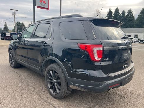 Used 2019 Ford Explorer XLT w/ Equipment Group 202A image 5