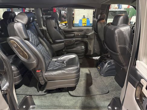 Used 2020 GMC Savana 2500 Extended w/ Enhanced Convenience Package RWD image 28