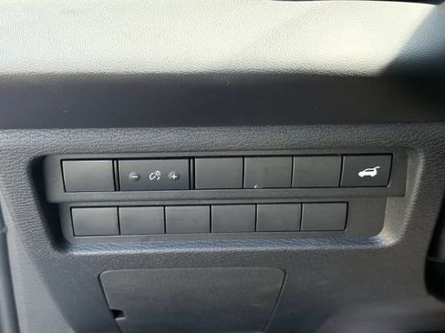 Used 2024 Mitsubishi Outlander SE Black Edition FWD image 23