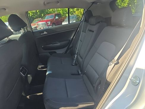 Used 2022 Kia Sportage LX AWD/4WD image 25