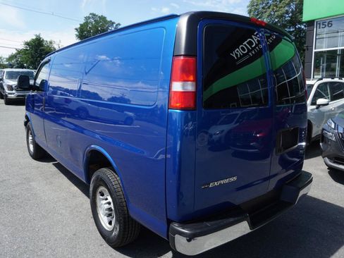 Used 2018 Chevrolet Express 2500 w/ Driver Convenience Package RWD image 8