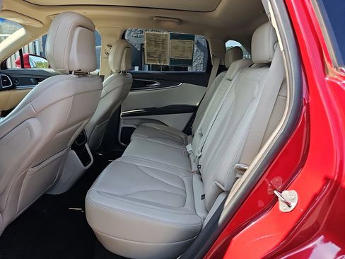 Used 2020 Lincoln Nautilus Reserve FWD image 19