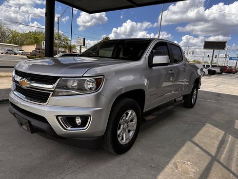 Used 2018 Chevrolet Colorado LT w/ LT Convenience Package image 3