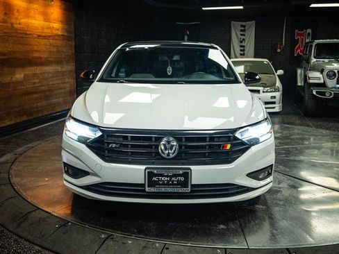 Used 2021 Volkswagen Jetta R-Line w/ R-Line Cold Weather Package FWD image 4