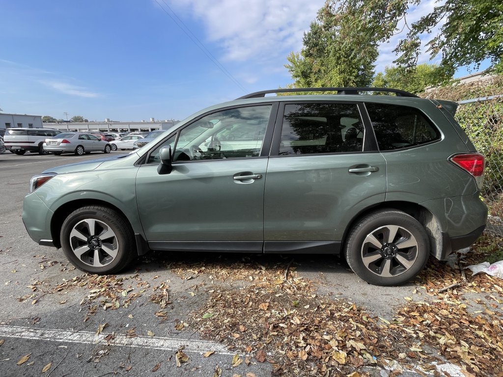 Used 2017 Subaru Forester 2.5i Premium w/ Protection Package #1 AWD/4WD image 4
