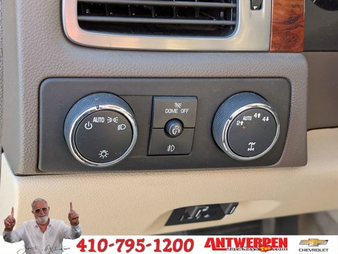 Used 2013 Chevrolet Suburban LTZ image 25