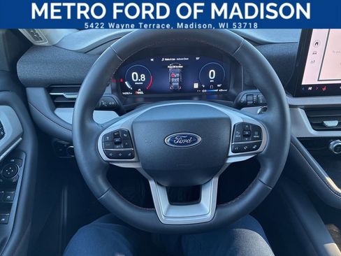 Used 2025 Ford Explorer Active image 27