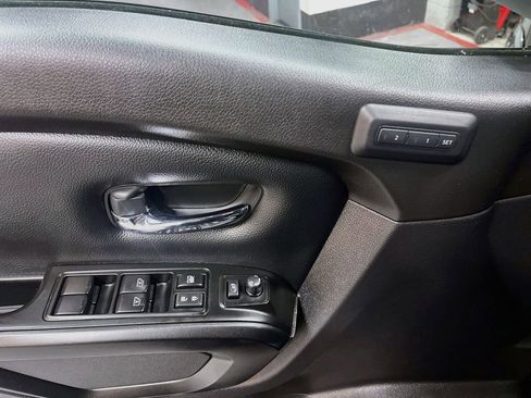 Used 2024 Nissan Titan PRO-4X w/ Pro-4x Convenience Package AWD/4WD image 18