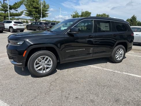 New 2025 Jeep Grand Cherokee L Laredo w/ Luxury Tech Group I AWD/4WD image 15