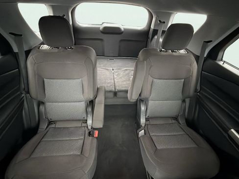 Used 2023 Ford Explorer XLT image 18