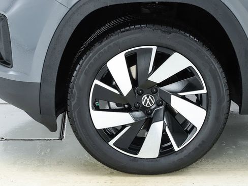 New 2026 Volkswagen Atlas Cross Sport SE image 43