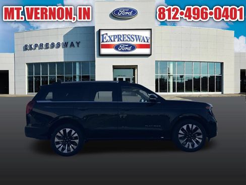 Used 2025 Ford Expedition Platinum w/ Driver's Package AWD/4WD image 13