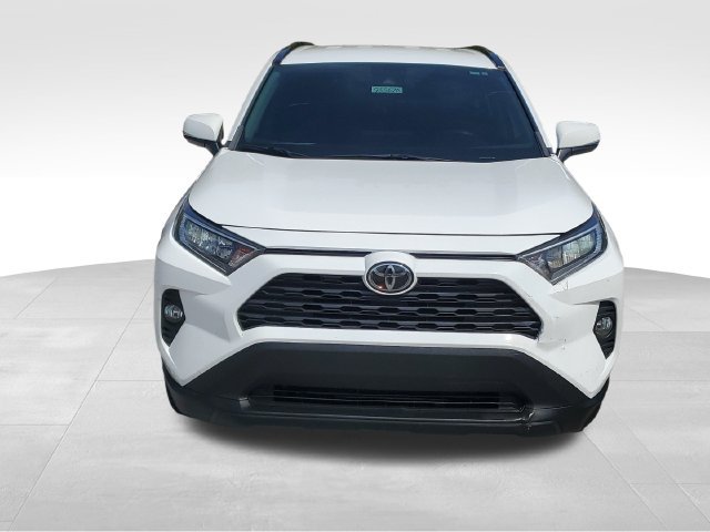 Used 2020 Toyota RAV4 XLE AWD/4WD image 2