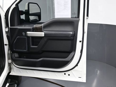 Used 2021 Ford F250 Lariat w/ Lariat Value Package image 36