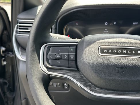 Used 2024 Jeep Wagoneer L Series II RWD image 25
