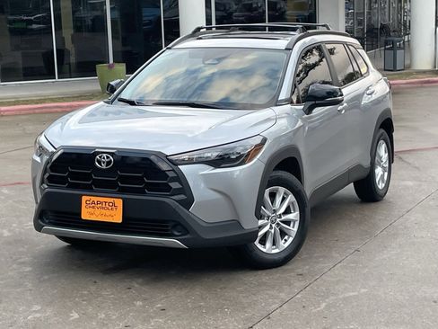 Used 2026 Toyota Corolla Cross LE image 9