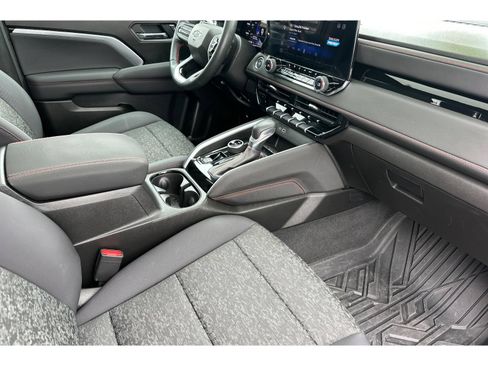 Used 2025 Chevrolet Colorado Z71 AWD/4WD image 17