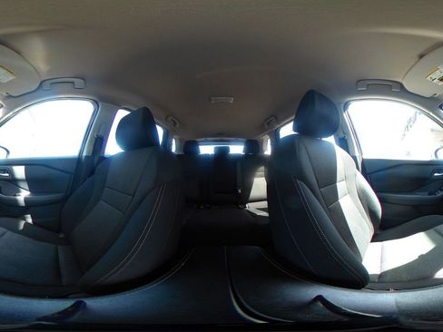 Used 2025 Nissan Rogue SV FWD image 44