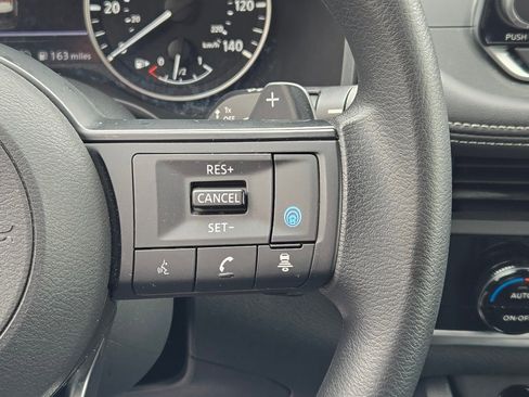 Used 2024 Nissan Rogue SV image 31