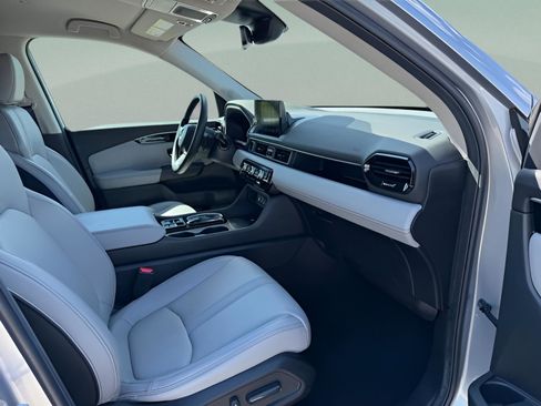 Certified 2025 Honda Pilot EX-L image 30