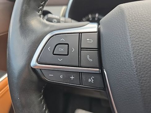 Used 2021 Toyota Highlander Platinum AWD/4WD image 43