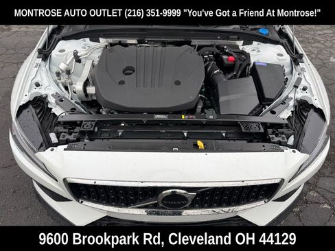 New 2026 Volvo V60 B5 Cross Country Ultra w/ Protection Package Premier image 40