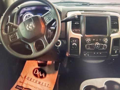 Used 2018 RAM 2500 SLT w/ Cold Weather Group image 6