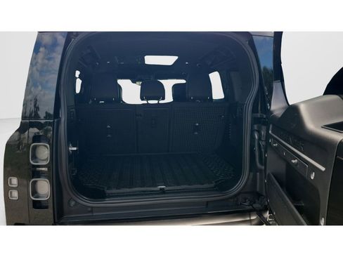 Used 2021 Land Rover Defender 110 X AWD/4WD image 9