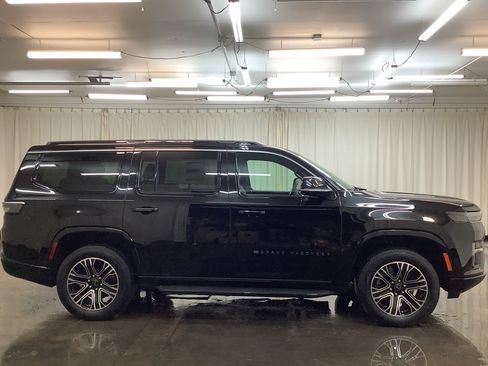 New 2026 Jeep Grand Wagoneer 4WD w/ Premium Group I image 4