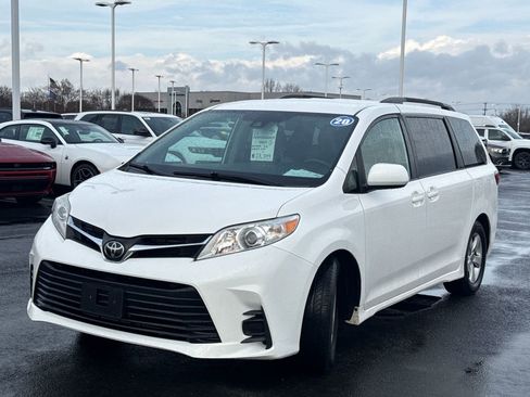 Used 2020 Toyota Sienna LE image 7