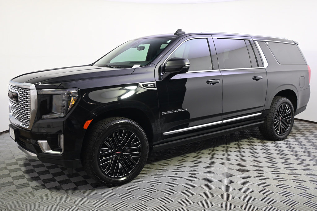 Used 2021 GMC Yukon XL Denali w/ Denali Ultimate Package AWD/4WD image 2