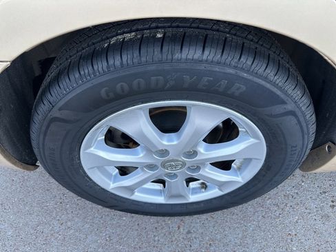 Used 2011 Toyota Camry LE image 18