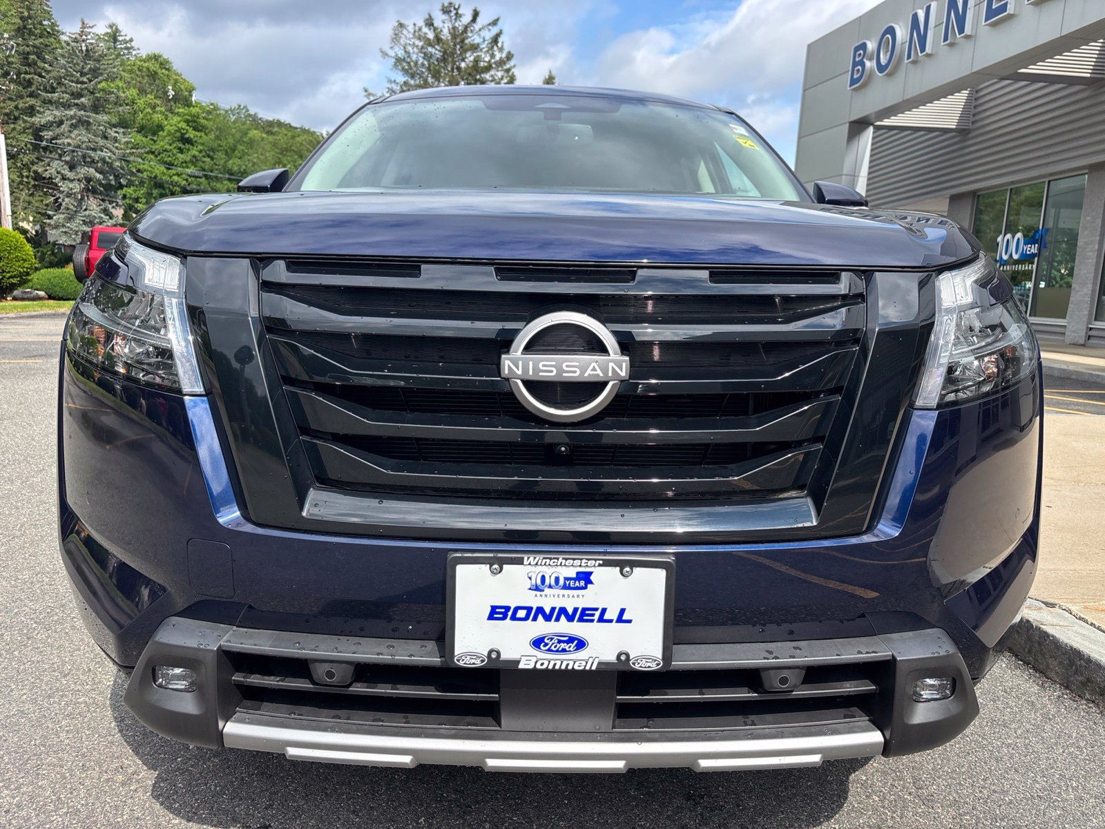 Used 2022 Nissan Pathfinder SL w/ SL Black Package AWD/4WD image 9