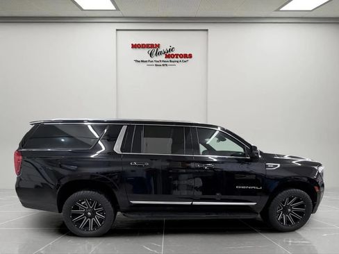 Used 2022 GMC Yukon XL Denali AWD/4WD image 8