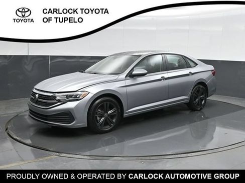 Used 2024 Volkswagen Jetta SE w/ Panoramic Sunroof Package FWD image 1