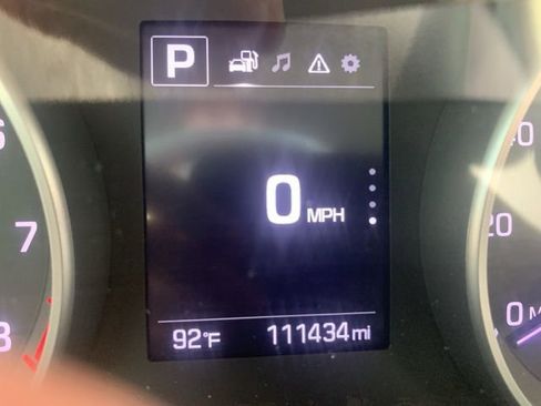 Used 2017 Hyundai Elantra Value Edition w/ Cargo Package FWD image 13