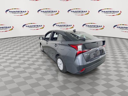Used 2022 Toyota Prius LE FWD image 6