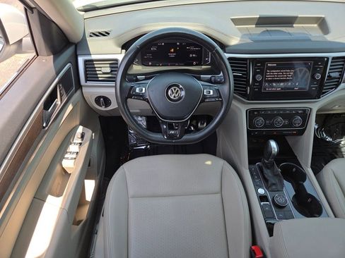Used 2019 Volkswagen Atlas SEL R-Line AWD/4WD image 4