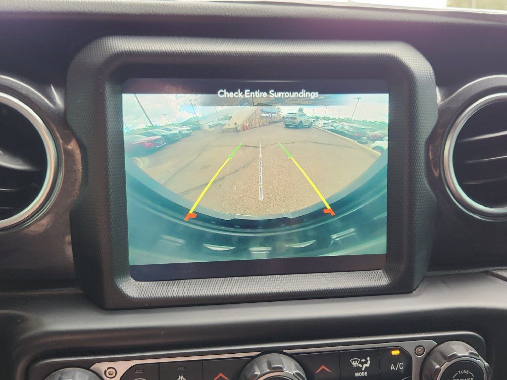 Used 2020 Jeep Wrangler Unlimited Sahara AWD/4WD image 9