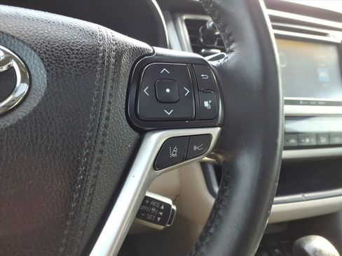 Used 2017 Toyota Highlander XLE image 21