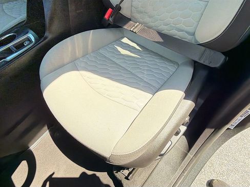 Used 2019 Chevrolet Equinox LS w/ LS Convenience Package image 18