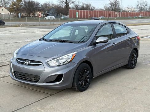 Used 2016 Hyundai Accent SE FWD image 1