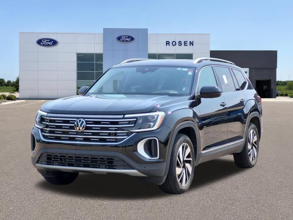 Used 2025 Volkswagen Atlas SEL AWD/4WD image 6