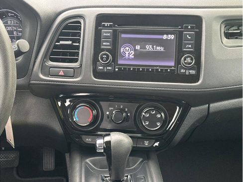 Used 2019 Honda HR-V LX image 17