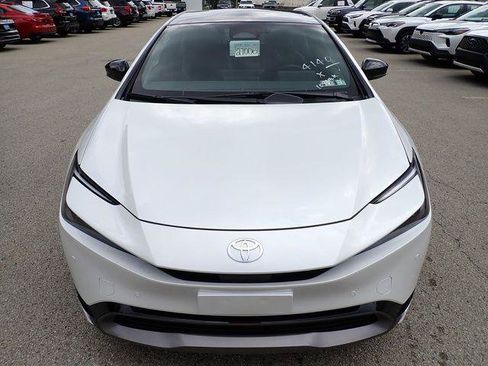 Certified 2027 Toyota Prius XLE AWD/4WD image 9