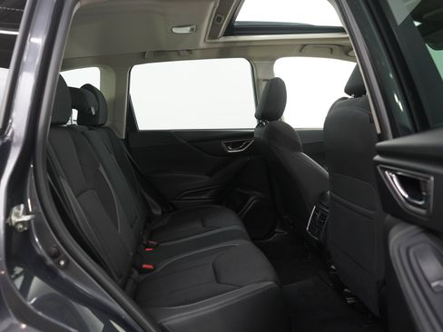 Used 2021 Subaru Forester Premium AWD/4WD image 12